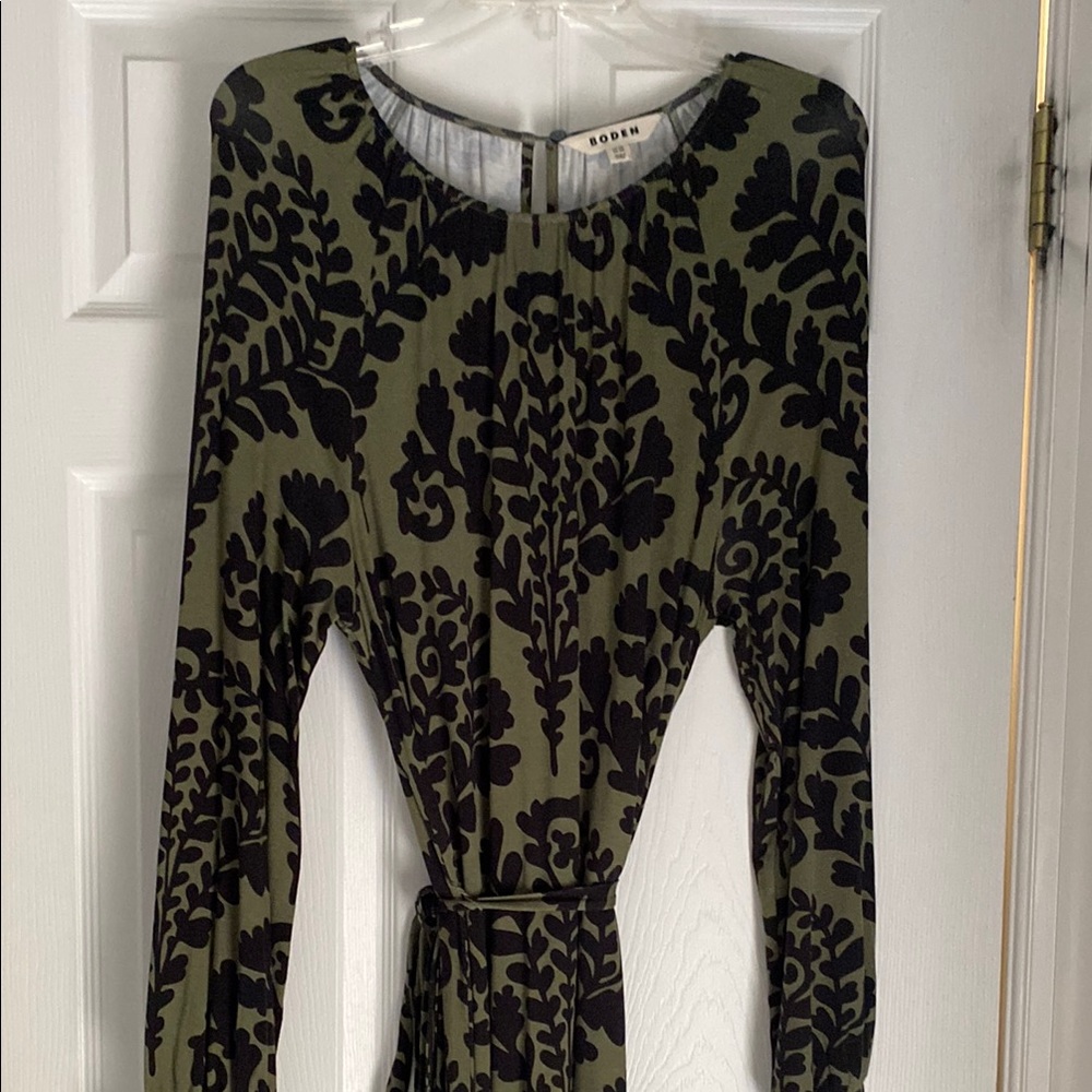 Boden Green and Black Sheath Dress Long Sleeve Crew Neck